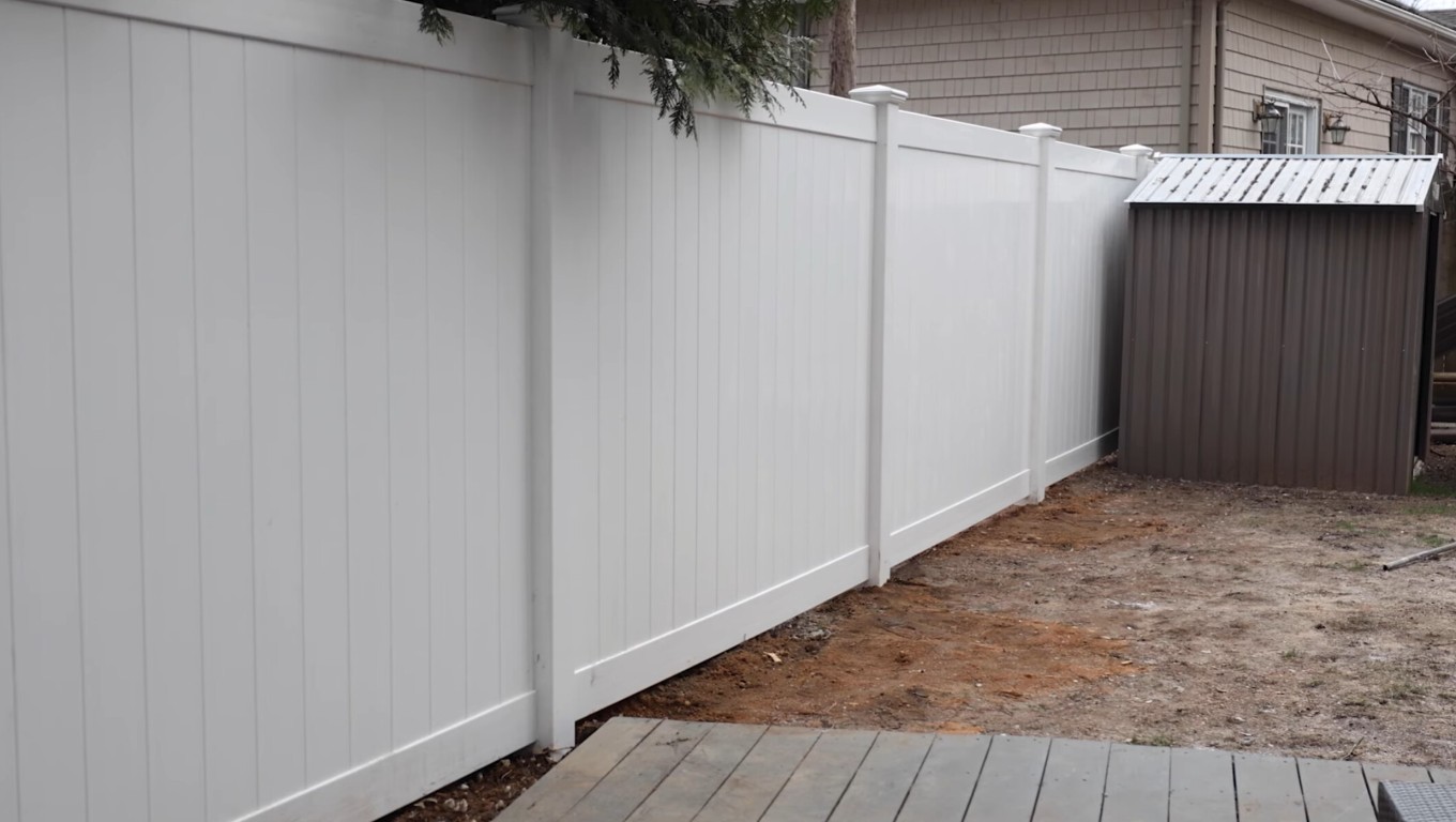Comparing benefits of wood, vinyl, and aluminum fencing materials in Wilson, NC